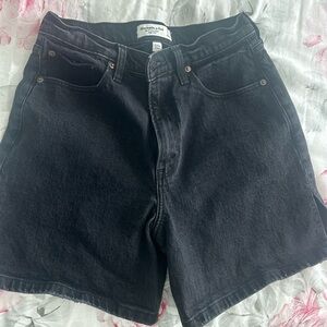 Abercrombie & Fitch Curve
Love High Rise Dad Short |  size 29/8 high rise
